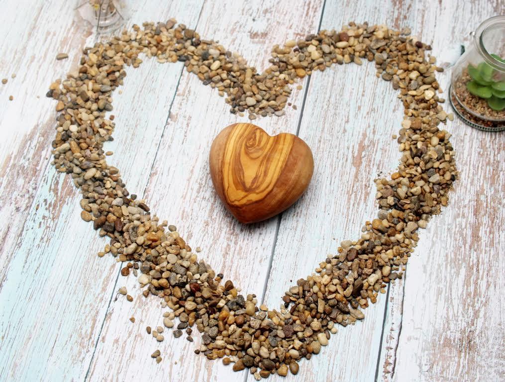 Hand Carved Olive Wood Hearts | Sustainable Souvenirs - DAGDEGshop