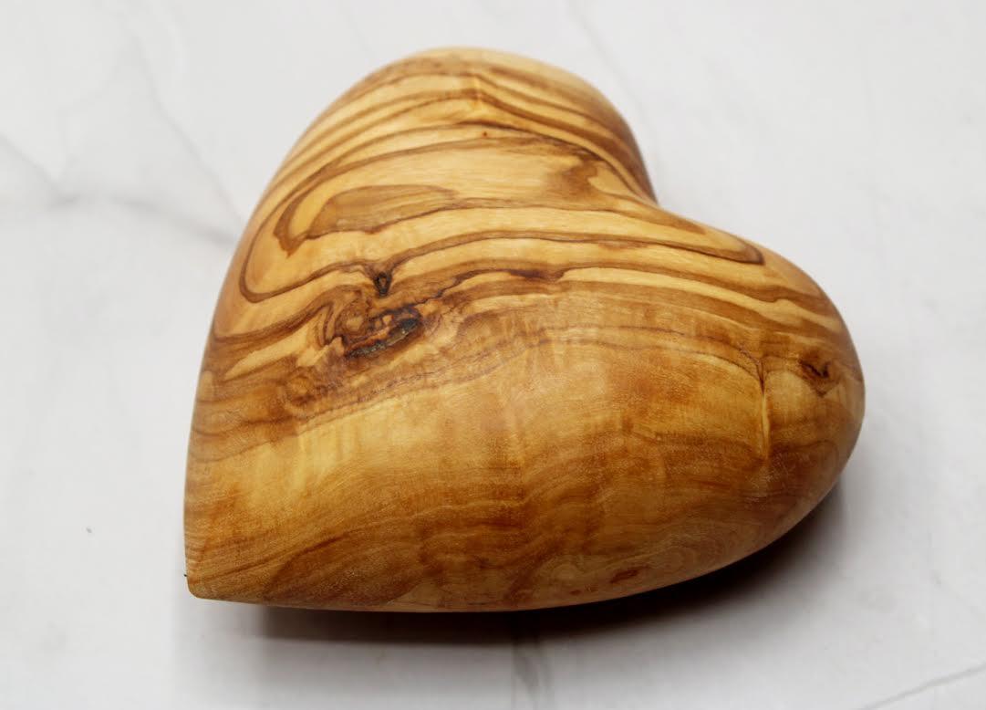 Hand Carved Olive Wood Hearts | Sustainable Souvenirs - DAGDEGshop