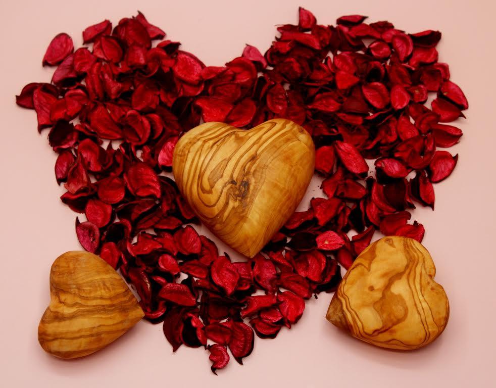 Hand Carved Olive Wood Hearts | Sustainable Souvenirs - DAGDEGshop