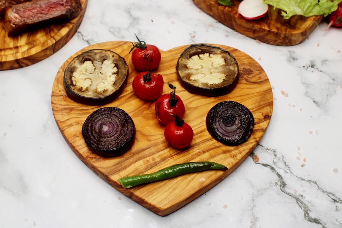 Olive Wood Heart Shaped Serving Board | Romantic dinner - DAGDEGshop