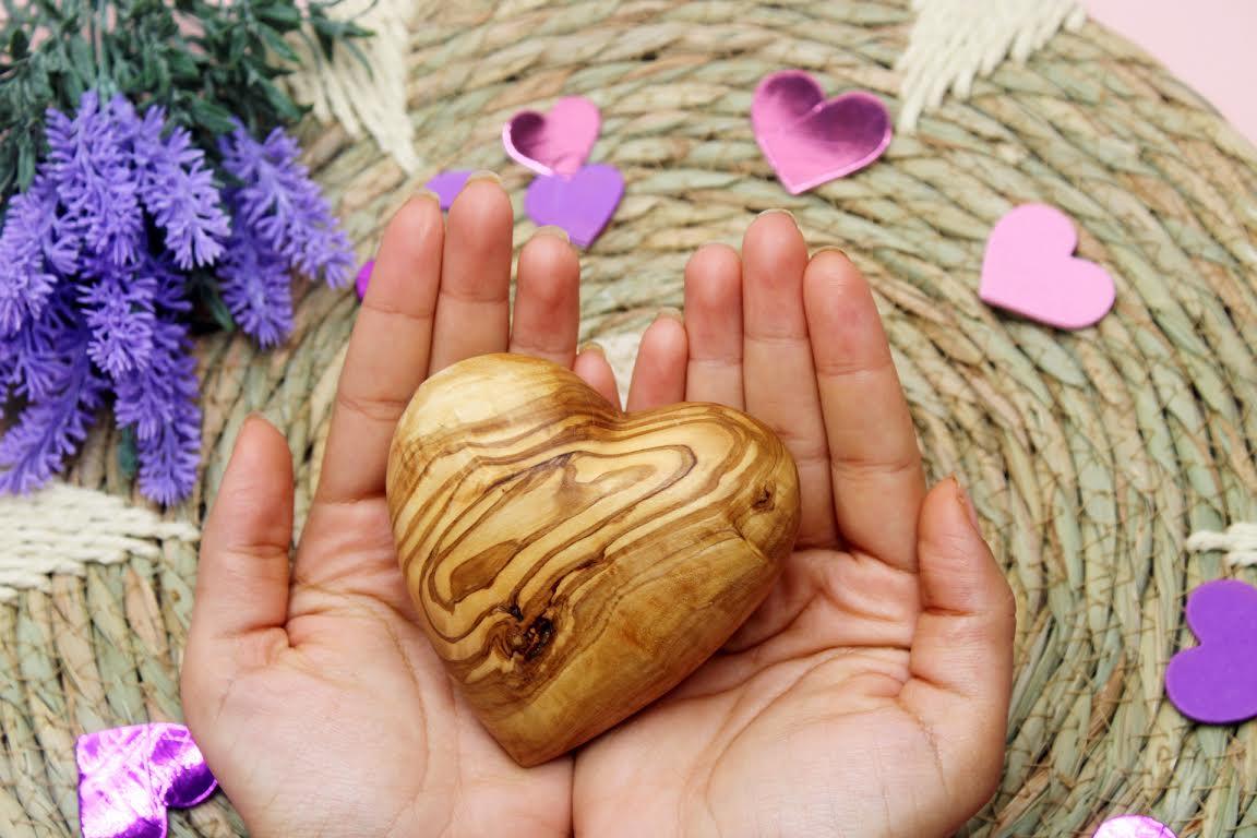 Hand Carved Olive Wood Hearts | Sustainable Souvenirs - DAGDEGshop