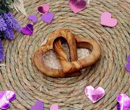 Olive wood connected hearts ,Weddings gift ,10.5cm - DAGDEGshop